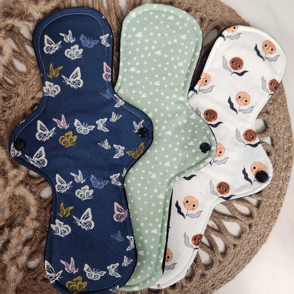 Set of 3 Heavy Cloth Pads for Periods, Reusable Organic Pads for Healthy Living - Picture 1 of 4